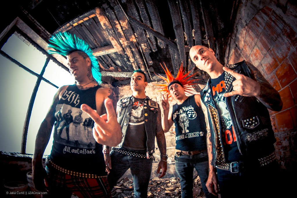 Панк музыка. Группа the Casualties. Панк группа the Casualties. The Casualties вокалист. Группа the Casualties в молодости.